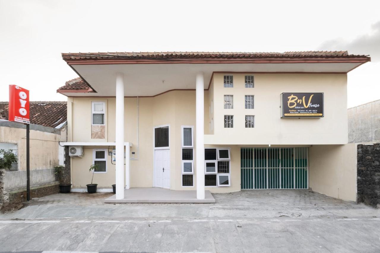 Hotel Oyo 2173 Bnv House Babarsari Maguwo Exterior foto